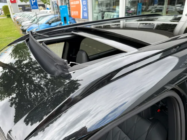 Mitsubishi Outlander 2.4 PHEV Black Edition | NIEUW | Leder | Panoramdak | App Connect | Keyless | Head-Up