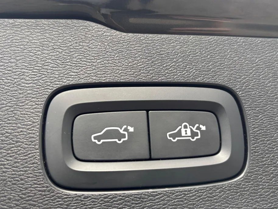 Volvo V60 2.0 B4 Core | Achteruitrijcamera | Elektr. Achterklep | Lederen bekleding | Geheugen stoelen | Dodehoek detectie | 12 maanden garantie! |