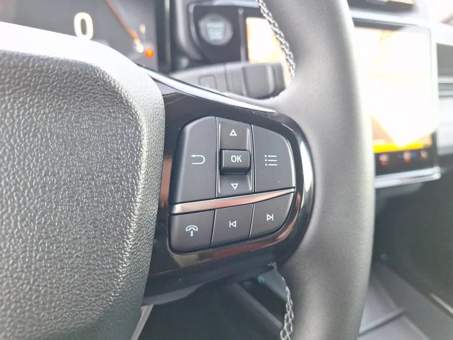 Ford Puma Gen-E 46,8 kWh | Winterpack | Comfort Pack | Camera | Apple Carplay&Android Auto | Climate Control | El. Achterklep | Navigatie | Nieuw te bestellen! |