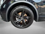 Volkswagen Tiguan 1.4 TSI 245pk DSG eHybrid R-Line Business · Camera · Stuur- & Stoelverwarming · Dodehoeksensor · Parkeer Assistent · Elek. Achterklep · 19'Velgen ·