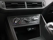 Volkswagen Taigo 1.0 TSI 95pk · Apple/Android Car Play · P-Sensoren · Cruise Control · Airco · DAB Radio · All Season Banden · Garantie t/m 28-03-2028 of 100.000km