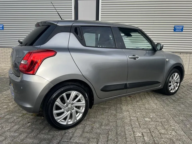 Suzuki Swift 1.2 Select Smart Hybrid | Armsteun | Apple Carplay & Android Auto | 16' LM Velgen | Airco | Dealer onderhouden