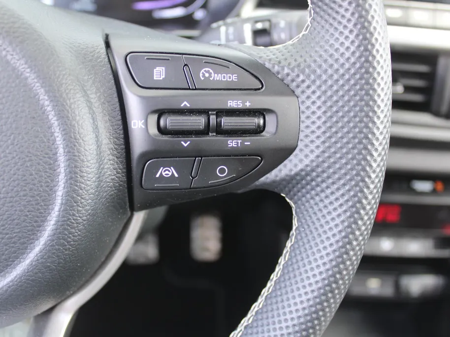 Kia Picanto 1.0 DPI GT-Line | Stuur-/stoelverwarming | Schuifdak | Camera | Dodehoek detectie | Telefoonlader | Clima | Navi | 16' LM | LED | Cruise |