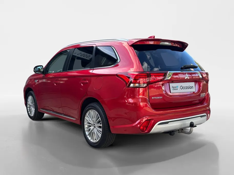 Mitsubishi Outlander 2.4 PHEV Pure+ | Trekhaak | Camera | Stoelverwarming | Cruise |
