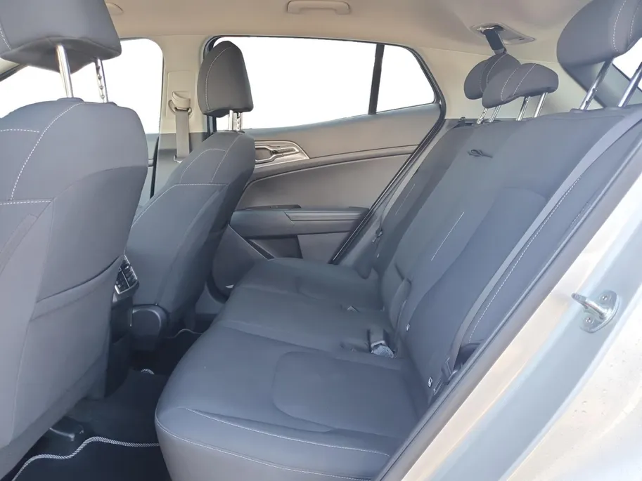 Kia Sportage 1.6T MHEV DynamicLine Edition | Stoel en stuurverwarming | Camera | Navigatie | Apple Carplay / Android Auto | Climate control |