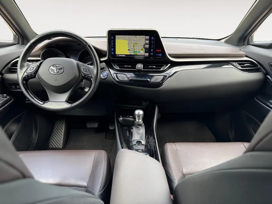 Toyota C-HR 1.8 Hybrid Executive | Climate control | Trekhaak | Keyless | Adaptive cruise control | Navigatie