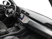 Audi Q3 45 TFSIe 245pk S-tronic Advanced Edition · SOH 92,5% · Camera · Apple/Android Car Play · S line interieur · P-Sensoren · Elek. Achterklep · 18'' Inch · Stoelverwarming ·