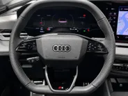 Audi Q6 e-tron Advanced quattro 100 kWh 388PK · Panoramadak · Leder · Trekhaak · 360°Camera · Garantie t/m 25-10-2030 of 100000km.