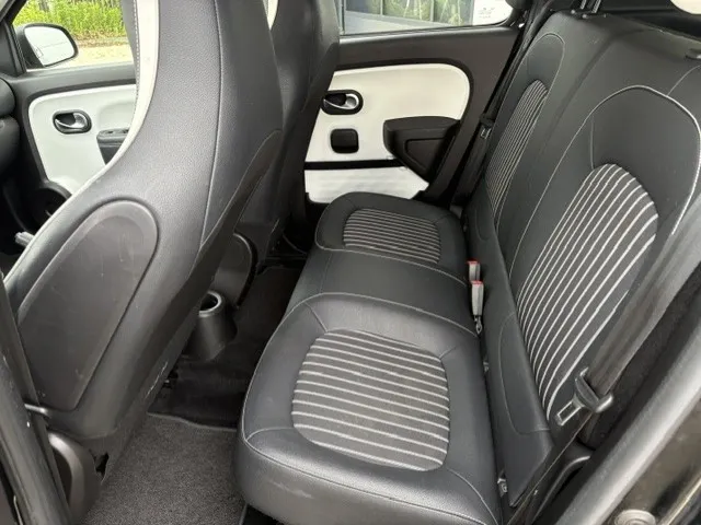Renault Twingo 1.0 SCe Intens | Camera achter | LM Velgen | Climate controle | metallic lak |