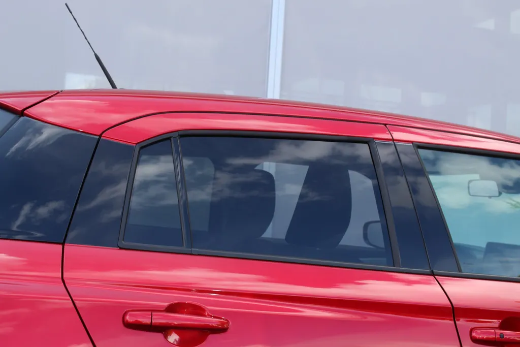 Suzuki Swift 1.2 Select Automaat | Actiekorting €2200,- | Private Lease Vanaf 299,- p/m | Beperkte Voorraad | Apple/Android Carplay | Lederen stuurwiel | Stoelverwarming |