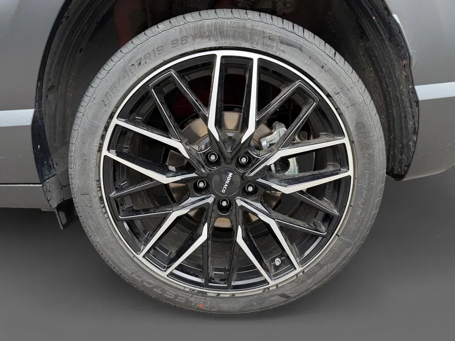 Hyundai Kona 1.6 GDI HEV Comfort Smart 19'' velgen Incl. resterend fabrieksgarantie! Zeer mooie uitvoering! ALS NIEUW!!