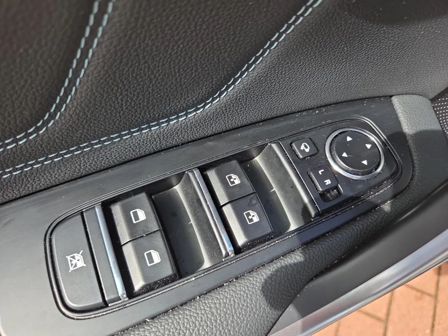 Kia Ceed Sportswagon 1.0 T-GDi MHEV Design Edition | Zeer compleet | Stoel & stuurverwarming | Achteruitrijcamera | JBL audio | Adaptieve cruise control | Elektrische achterklep | Fabrieksgarantie | NAP