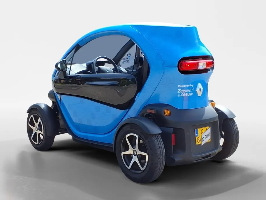 Renault Twizy Intens 80 duo uitvoering voor 2 personen | slechts 2048 KM | koopaccu |  LM velgen | blauwe wrap auto is zwart metallic Twizy Intens 80 duo uitvoering voor 2 personen | slechts 2048 KM | koopaccu |  LM velgen | blauwe wrap auto is zwart metallic