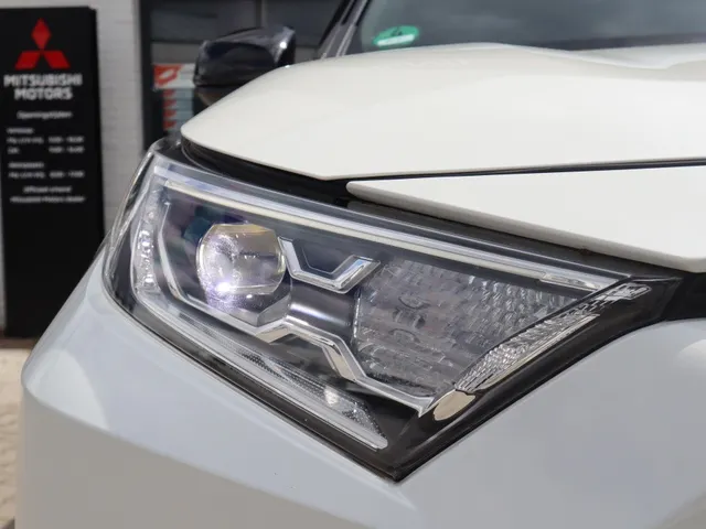 Toyota RAV4 2.5 Hybrid AWD Bi-Tone