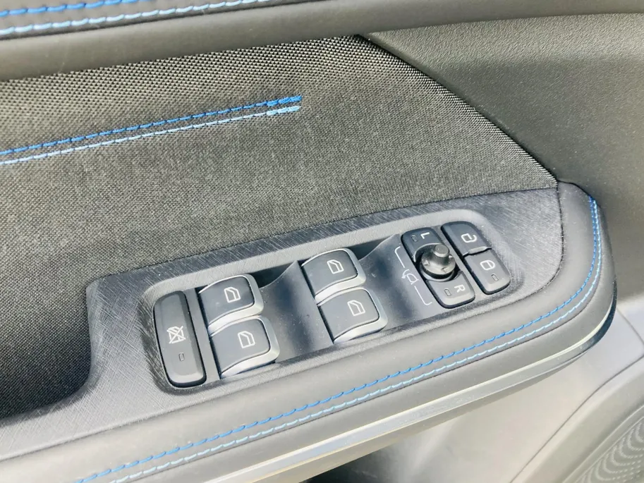 Lynk & Co 01 1.5 PHEV 261PK 1800KG Trekgewicht- Panorama Dak