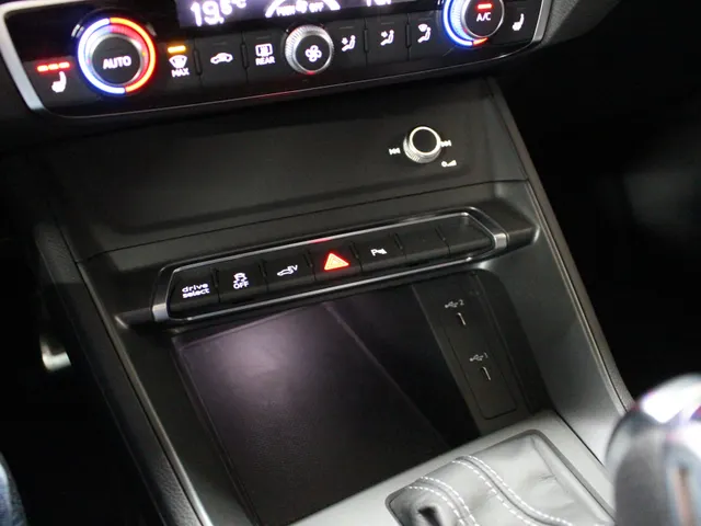 Audi Q3 Sportback 45 TFSI 245PK S-Line S-Tronic Navigatie | 360 camera | Gunner Velgen | Stoelverwarming