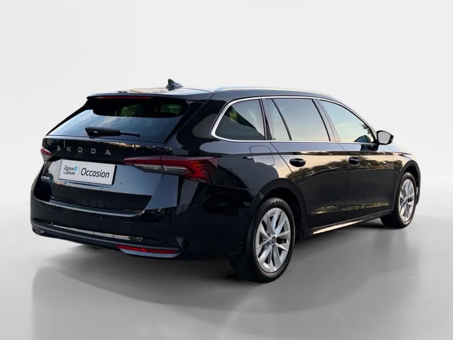 Škoda Octavia Combi 150PK TSI MHEV Business Edition Plus | Electrisch Wegklapbare Trekhaak | Navigatie | Apple Carplay/Android Auto | Climate Control | Cruise Control | Lichtmetalen Velgen | Camera | Parkeersensoren |
