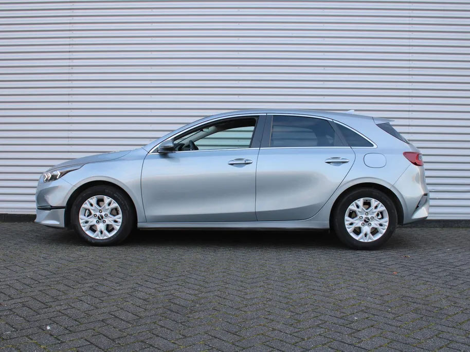 Kia Ceed 1.0 T-GDi DynamicPlusLine | Stuur-/stoelverwarming | Camera | Draadloos laden | LED | Dodehoek detectie | 16' LM |
