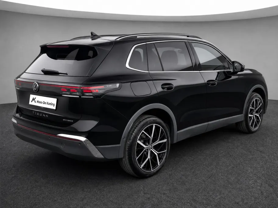 Volkswagen Tiguan 1.5eHybrid 150kW/204PK Elegance · Leder · Panoramadak · Trekhaak · 360°Camera · Garantie t/m 08-09-2030 of 100000km.