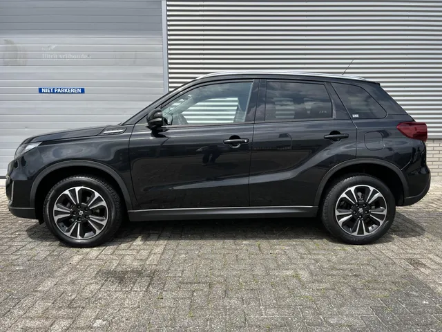 Suzuki Vitara 1.4 Boosterjet Style Smart Hybrid | Meest Luxe Uitvoering | Apple Carplay & Android Auto | Climate Control | Suede/Lederen Bekleding