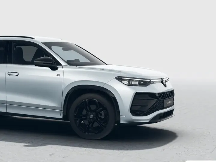 Volkswagen Tayron R-Line Edition 1.5 eHybrid 204 PK 6 versn. DSG · Black Style Pakket · Panoramaschuif-kanteldak · Trekhaak inklapbaar, met elektrische ontgrendeling, incl. aanhangermanoeuvreerhulp Trailer Assist ·