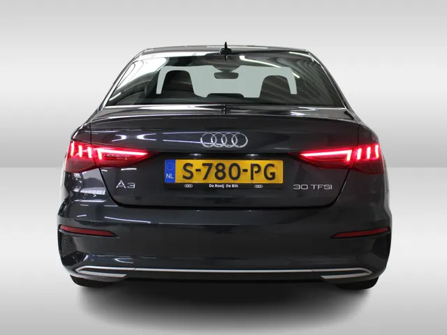 Audi A3 Limousine 30 TFSI Advanced edition Navigatie | Cruise Control | 17' Velgen | PDC Achter