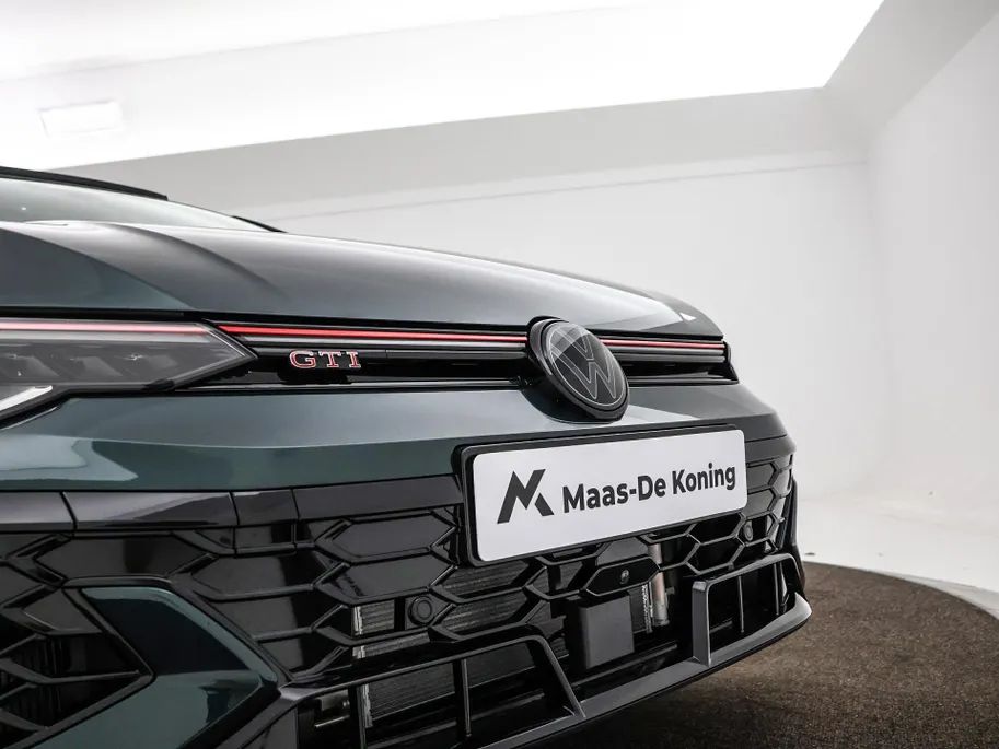 Volkswagen Golf GTI Clubsport Edition 50 2.0 325 PK 7 versn. DSG · Assistance Pakket Plus · Leder Pakket 'Vienna' · Multimedia Pakket Plus · Panoramaschuif-kanteldak · Stuurwiel, verwarmd, multifunctioneel en met ArtVelours bekleed ·