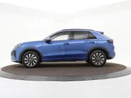 Volkswagen T-Roc Life First Edition 1.5 eTSI 116 PK 7 versn. DSG · Comfort Pakket · Trekhaak · Voorraad OUTLET · Prijs is inclusief inruilpremie ·