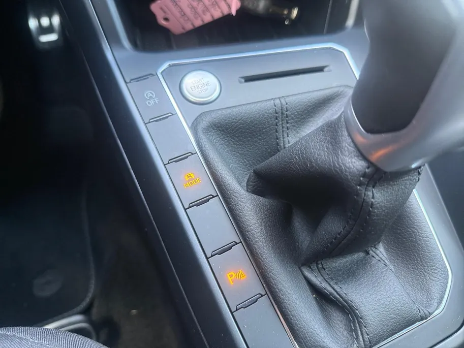 Volkswagen Taigo 1.0 TSI R-Line | Automaat | Camera | Climate Control | Apple Carplay/Android Auto | Keyless | Sportstoelen | R-Pakket