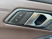 BMW 3 Serie Touring 320e | Leder |  Dealer onderhouden | Blackpack | Virtual cockpit | Camera |