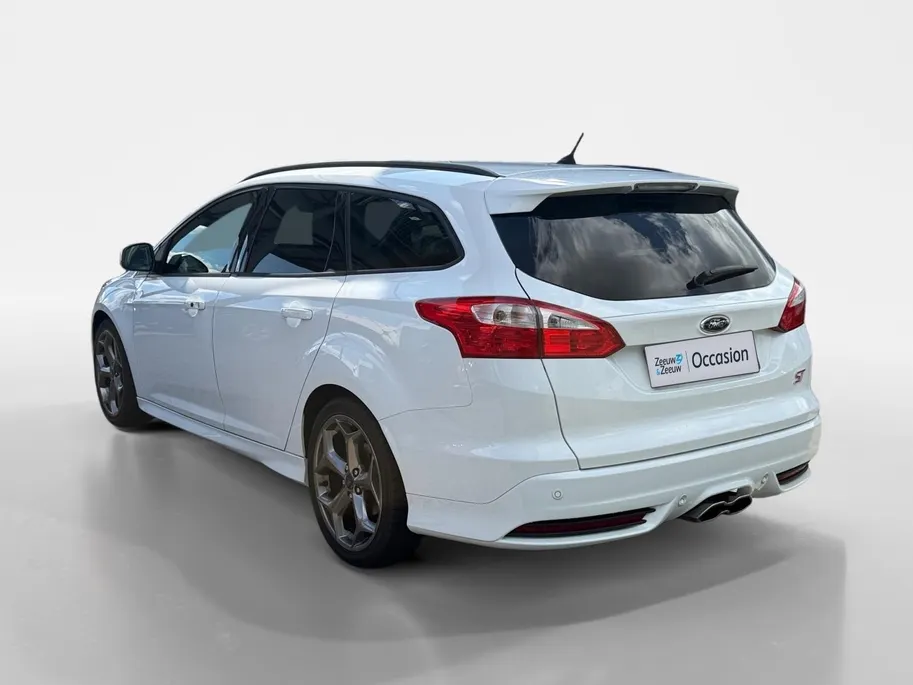 Ford Focus Wagon 2.0 EcoBoost ST-3 | Recaro-Stoelen | Parkeer Camera | Leder | Cruise Control | Climate Control | Parkeer Sensoren |