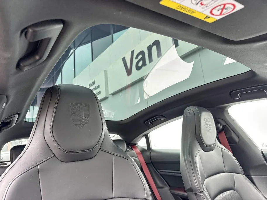 Porsche Taycan 4S Performance