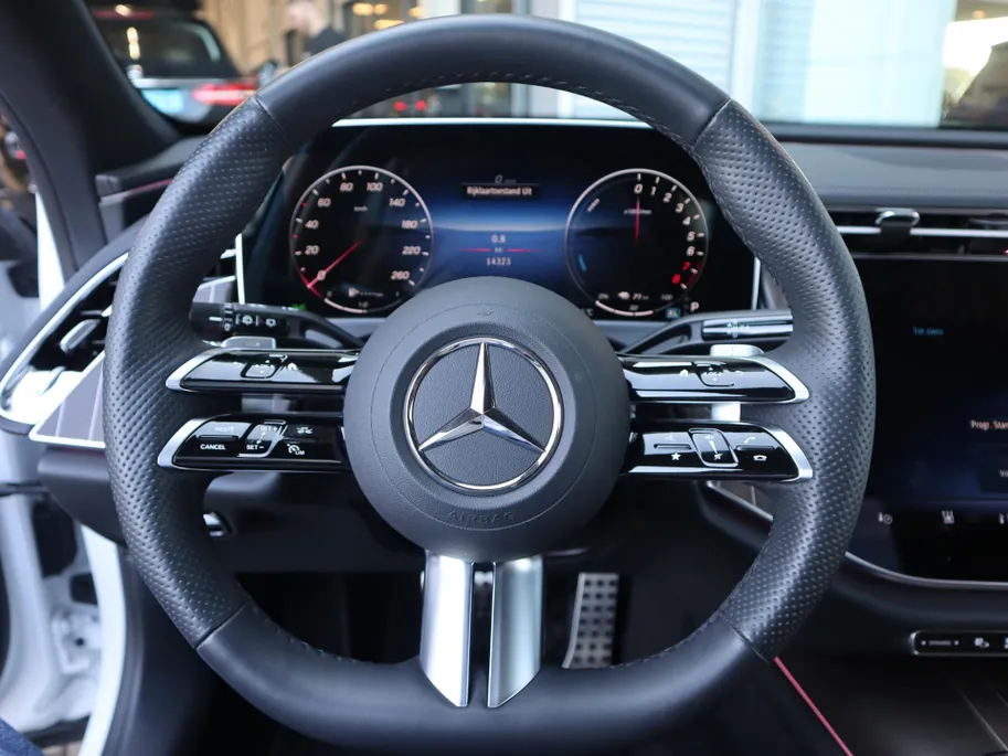 Mercedes-Benz E-Klasse Estate 300 e AMG Line l Keyless l Panoramadak l Stoelverwarming