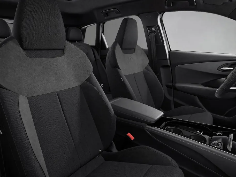 Audi Q3 1.5 200kW e-hybrid S edition 272 PK · Exterieurpakket zwart · Privacy glas