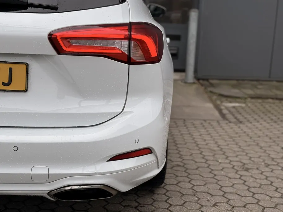 Ford Focus Wagon 1.5 EcoBoost Automaat Vignale I WINTER PACK I DRIVER ASSISTANCE PACK I MATRIX LED-KOPLAMPEN I APPLE CARPLAY / ANDROID AUTO I B&O SOUNDSYSTEM I