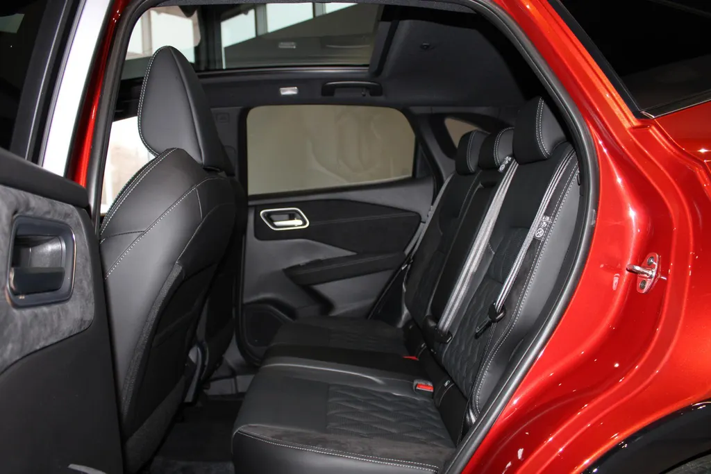 Nissan QASHQAI 1.5 e-Power Tekna Plus *Nappa lederen bekleding*Stoelgeheugen*Stoel-,stuur- en voorruitverwarming*apple carplay& android auto*Google Navigatie*parkeersensoren voor en achter*360grd camera*