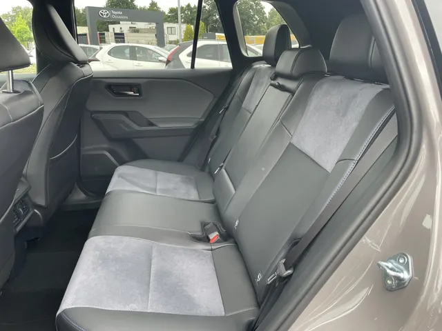Toyota RAV4 2.5 Phev 300 First Edition | 2000KG | Stoelverkoel. | Memory