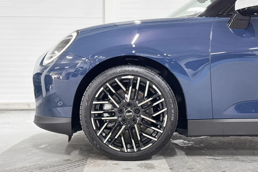 MINI Cooper 3-deurs Electric Cooper SE Favoured M 54.2 kWh