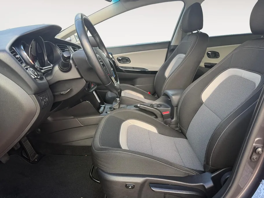 Kia cee'd Sportswagon 1.6 GDI BusinessLine | Nette auto | Dealer onderhouden | Achteruitrijcamera | Navigatie | Cruise & Climate control | 12 Maanden BOVAG garantie |