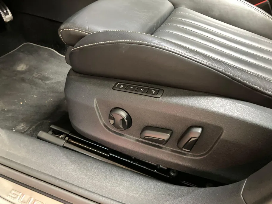 Škoda Superb 1.4TSIiV 160kW/218PK Laurin & Klement · Panoramadak · Leder · Navigatie · 360gr Camera · Apple/Android Car Play · Canton Audio ·