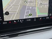 Škoda Octavia Combi 1.4 TSI iV PHEV 204pk DSG Business Edition Plus · Trekhaak · Head-Up Display · Stuur- & Stoelverwarming · Keyless · Apple/Android Car Play · Elek. Bestuurdersstoel + Geheugen ·