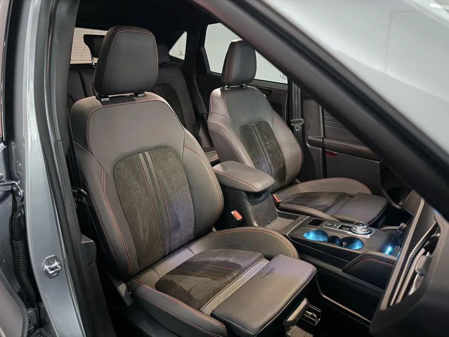 Ford Kuga 2.5 PHEV ST-Line X 243 PK | Electrische Trekhaak | Winterpack | Matrix LED Koplampen | AGR Voorstoelen