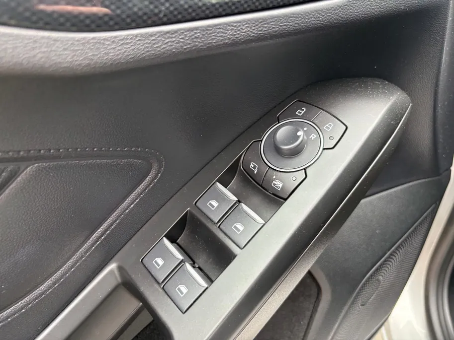 Ford Focus Wagon 1.0 EcoBoost Hybrid ST Line | Navigatie | Stoel/Stuur/Voorruitverwarming | Apple Carplay / Android Auto | Cruise Control | Lichtmetalen Velgen |