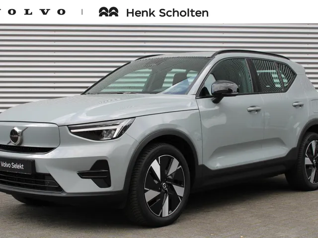 Volvo EX40