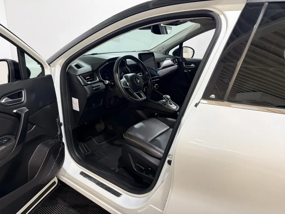Renault Captur 130PK TCe Initiale Paris Automaat | 1e eigenaar | 360 Camera | Stoelverwarming | Navi | Apple CarPlay/Android Auto | Leder | Adaptive Cruise Control | Climate Control | Full LED | Lichtmetalen Velgen |