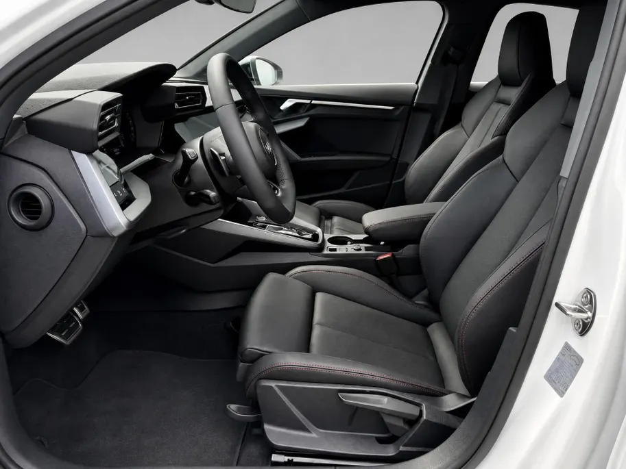 Audi A3 Limousine Advanced edition 30 TFSI 116 PK Limousine · Sonos · Optiekpakket zwart plus · Lichtpakket plus ambient light · MEGA Sale