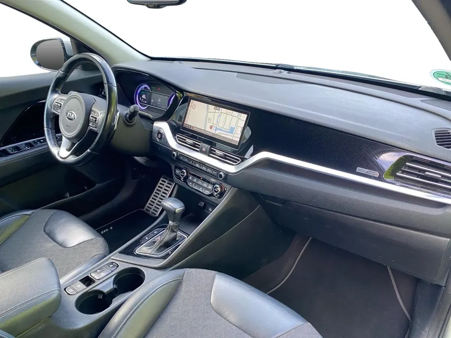 Kia Niro 1.6 GDi Hybrid DynamicPlusLine | Climate control | Navigatie | Parkeercamera | Trekhaak | Stoel en stuurverwarming | Keyless |