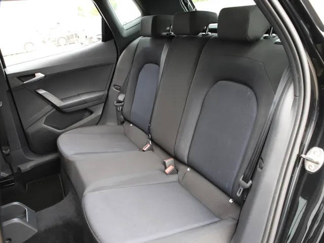 SEAT Arona 1.0 TSI FR 110 PK 110 PK | 6 Versnellingen | CRUISE | NAVI | PDC