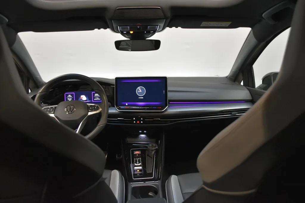 Volkswagen Golf 1.5 eHybrid GTE | Panoramadak | 360° Camera | Navigatie