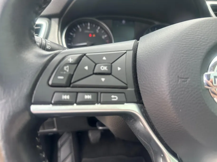 Nissan QASHQAI 1.2 N-Connecta | Navi | Climate | Cruise | Panodak | Trekhaak |